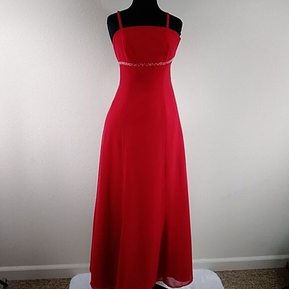 B2 WOMEN DRESS SIZE 4 CHRISTMAS RED COLOR - Picture 1 of 8